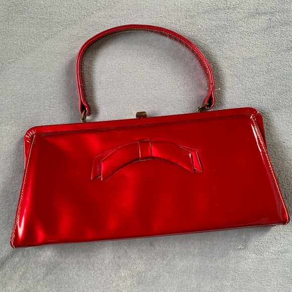 Pretty Handbags - {Pretty} vintage